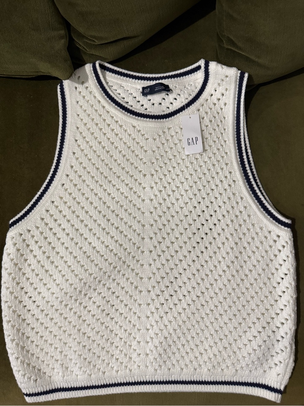 GAP White Knit Sleeveless V-Neck Vest with Navy Trim
